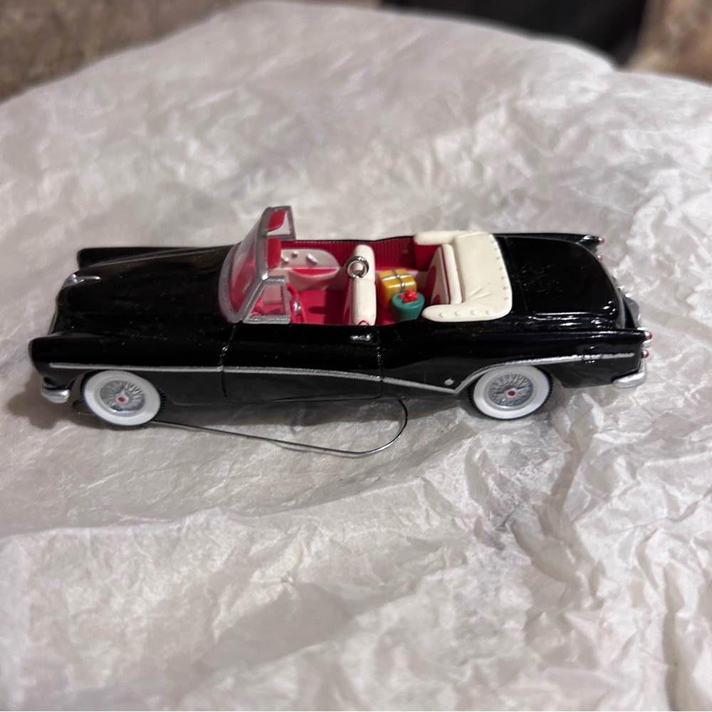 Hallmark 1953 Buick roadmaster Skylark convertible Hallmark‎ keepsake.